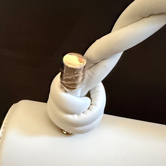 Aldo Cream Satchel/ Crossbody with Gold Details - Picture 3 of 9